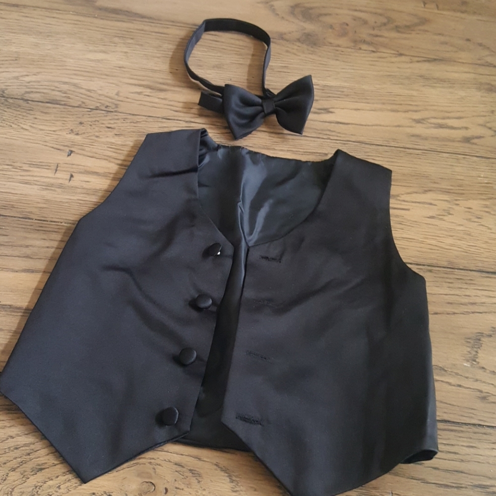 Size 3 childs tuxedo vest and bow tie